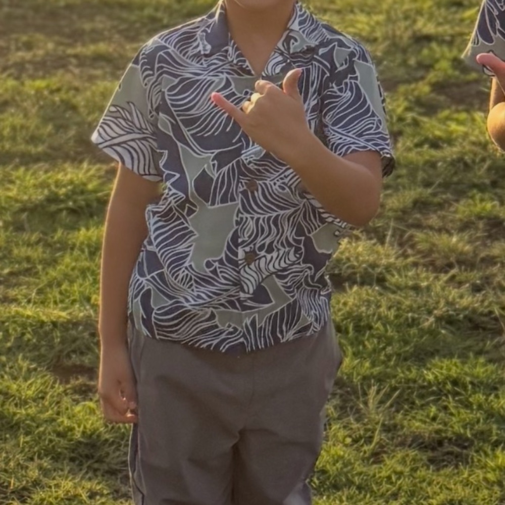 Manuhealii Kids Shirt in Blue and White